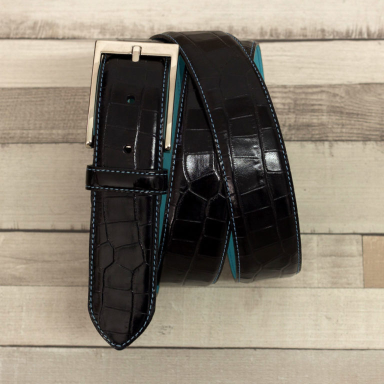 Front view of model Matamora, black painted croco, turquoise nubuck, niqel buckle Golf BespokeShoes