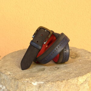 Front view of model La Rosita, navy blue painted calf, grey suede, red nubuck, graphite buckle Golf BespokeShoes