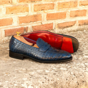 Front view of model Ralphie, painted calf,exotic alligator Golf BespokeShoes